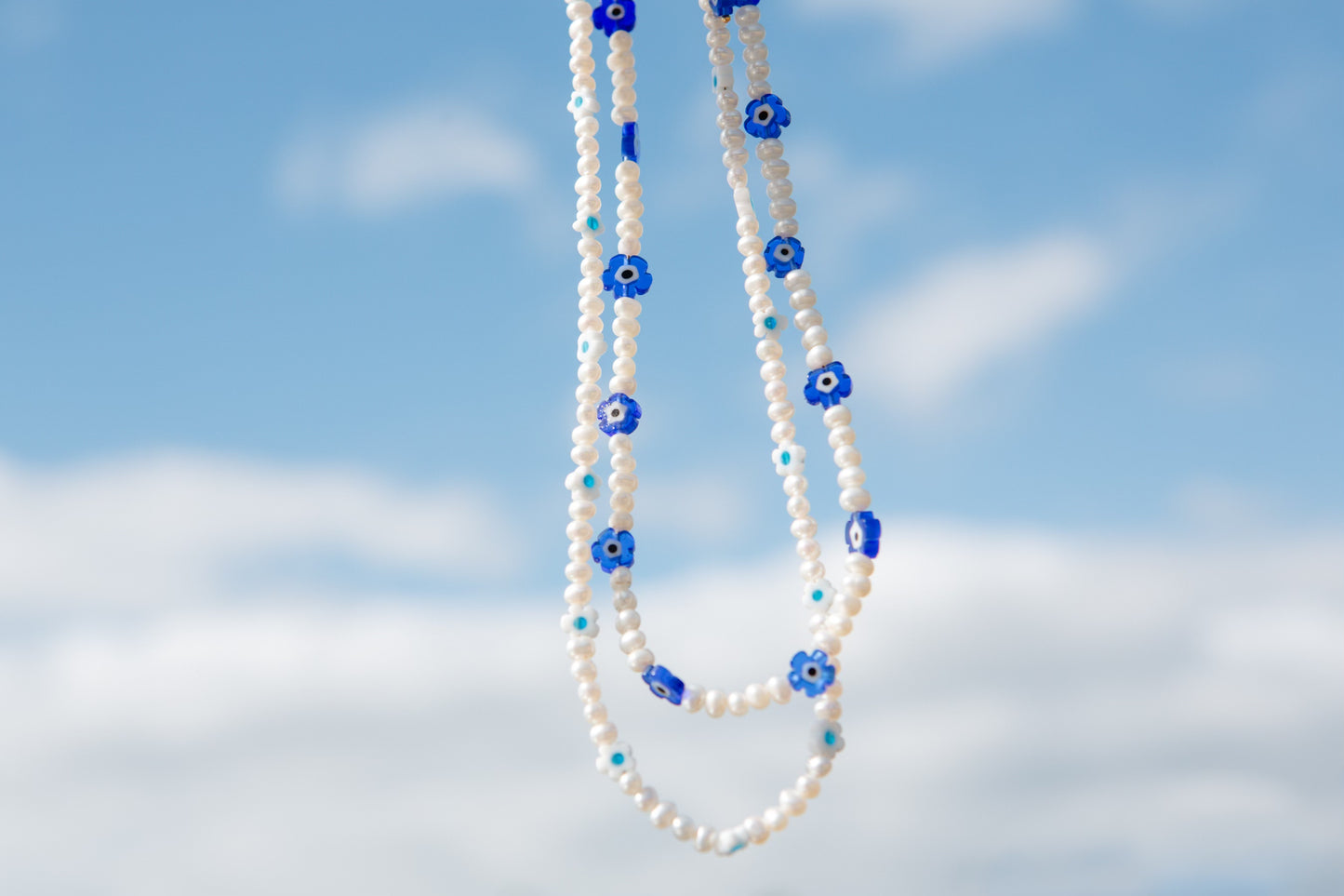 Dark Blue Daisy Pearl Necklace